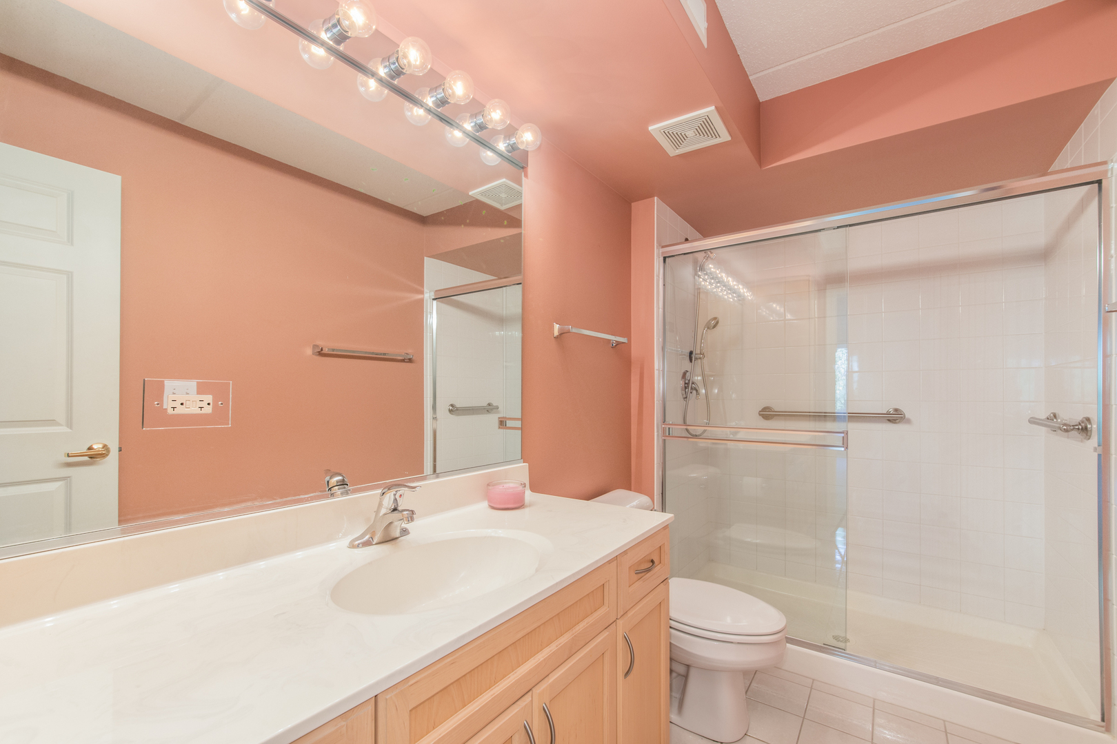 6815 N Milwaukee Avenue 507 Property Photo 16