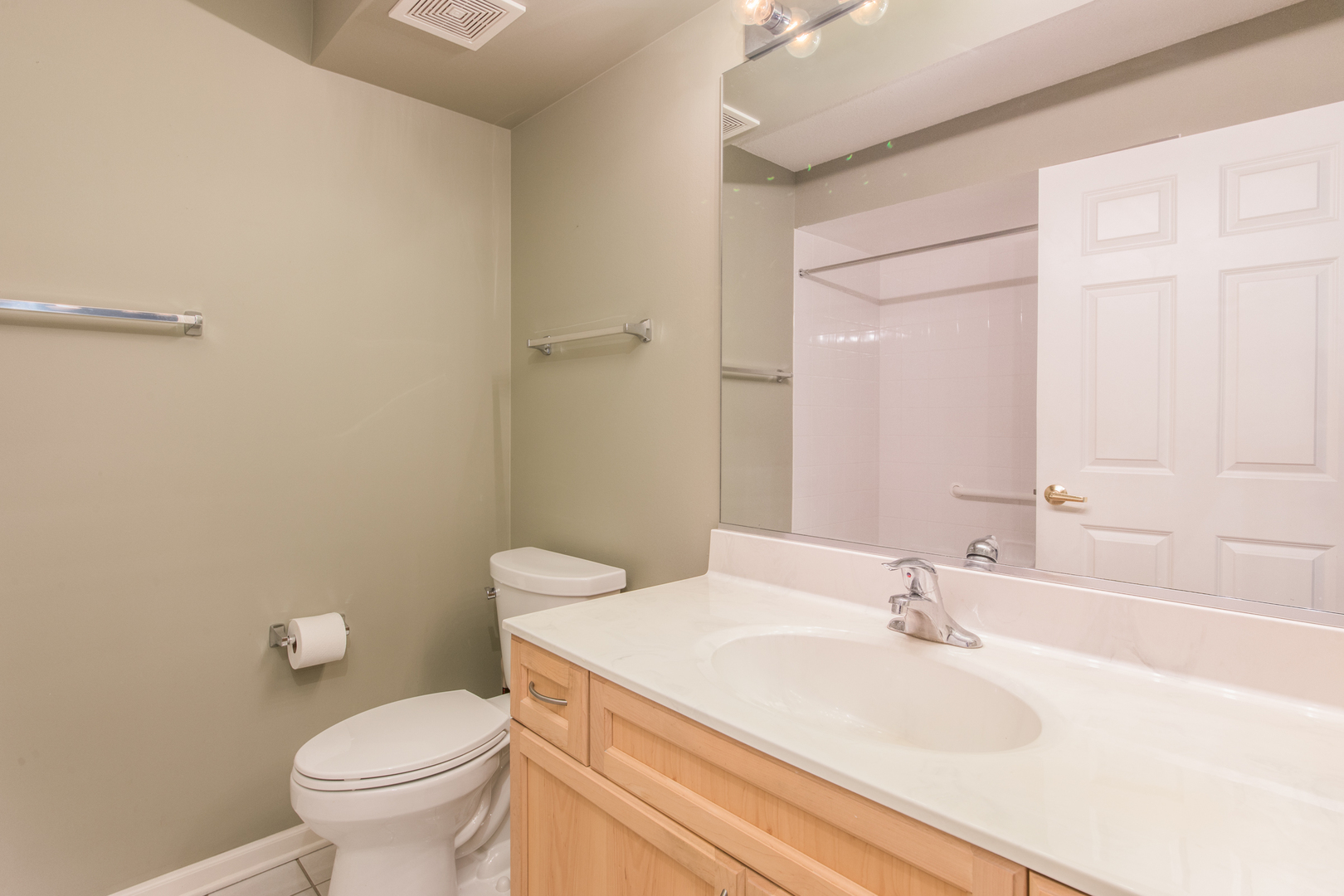 6815 N Milwaukee Avenue 507 Property Photo 18