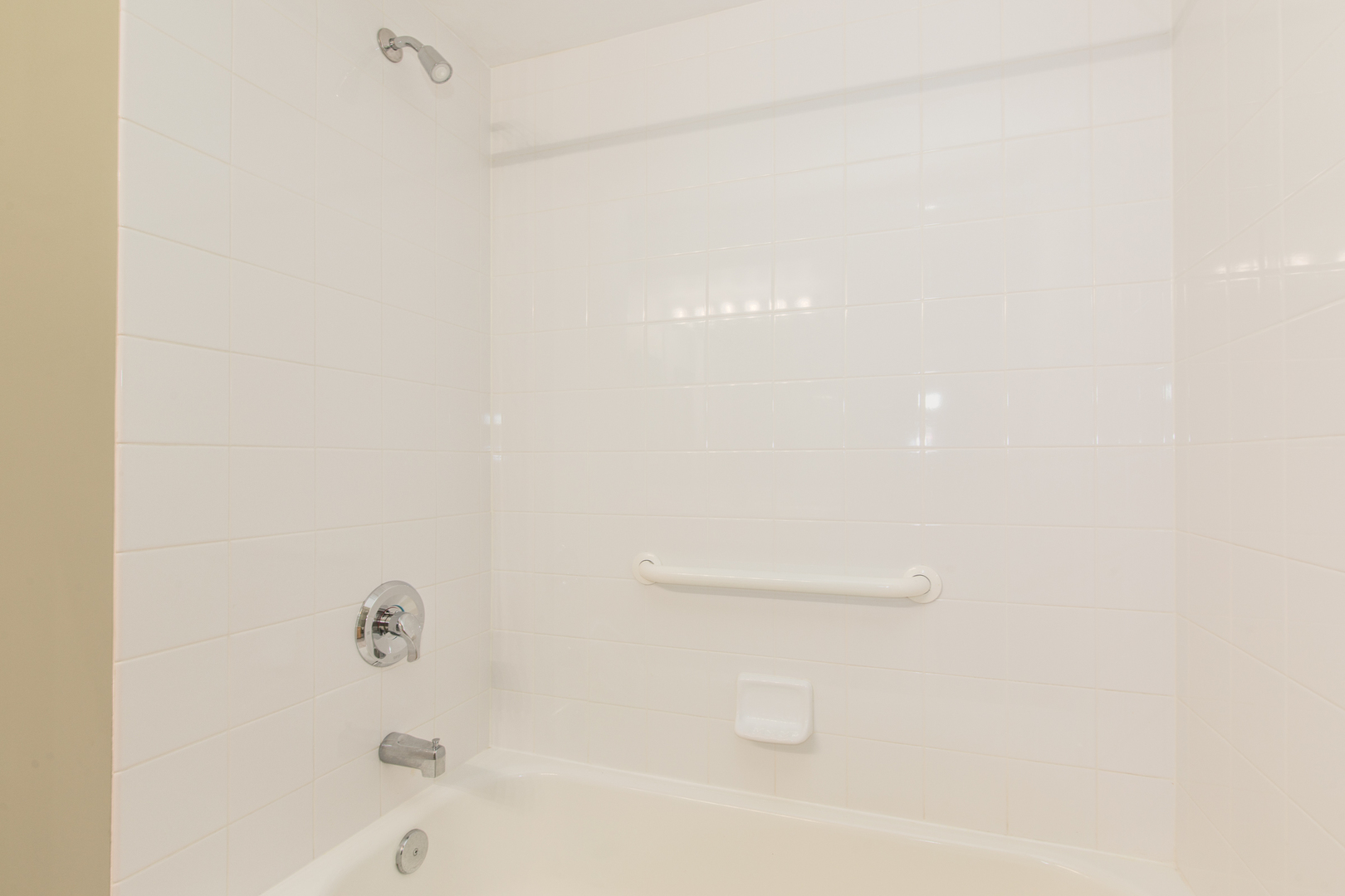 6815 N Milwaukee Avenue 507 Property Photo 19
