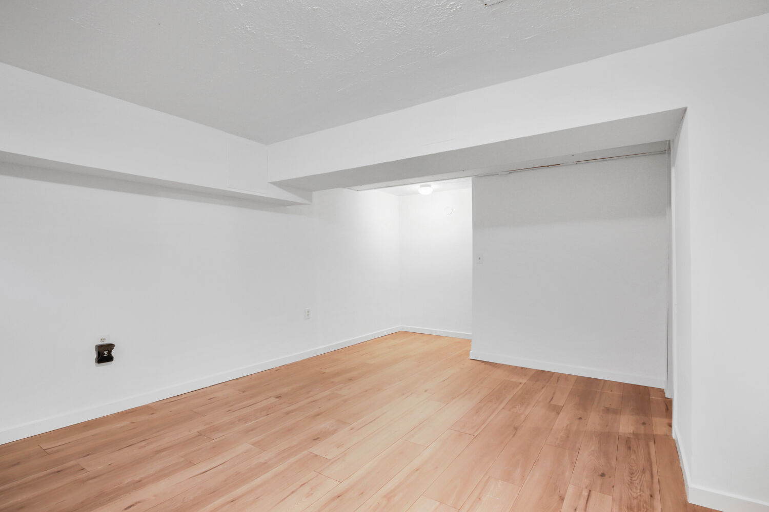 230 Manor Drive B Property Photo 10