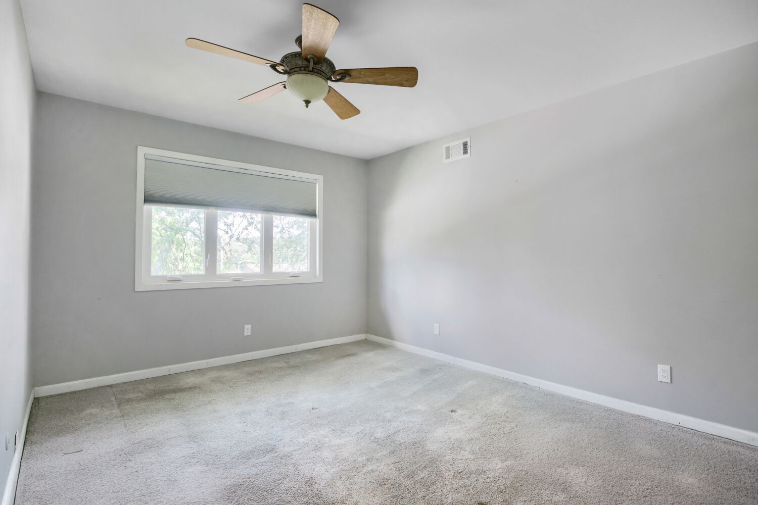 230 Manor Drive B Property Photo 11