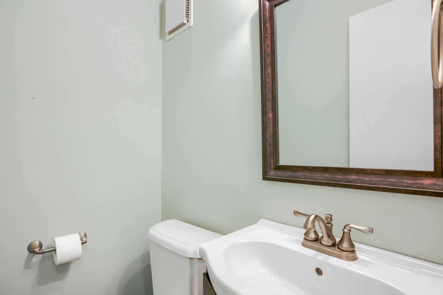 230 Manor Drive B Property Photo 15