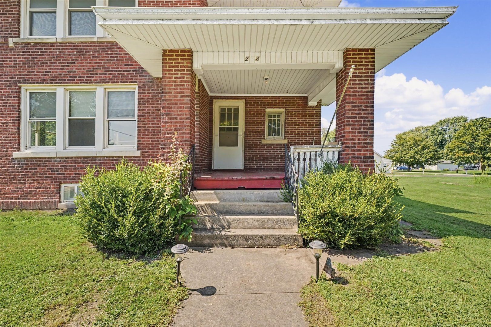 203 S West Street Property Photo 5