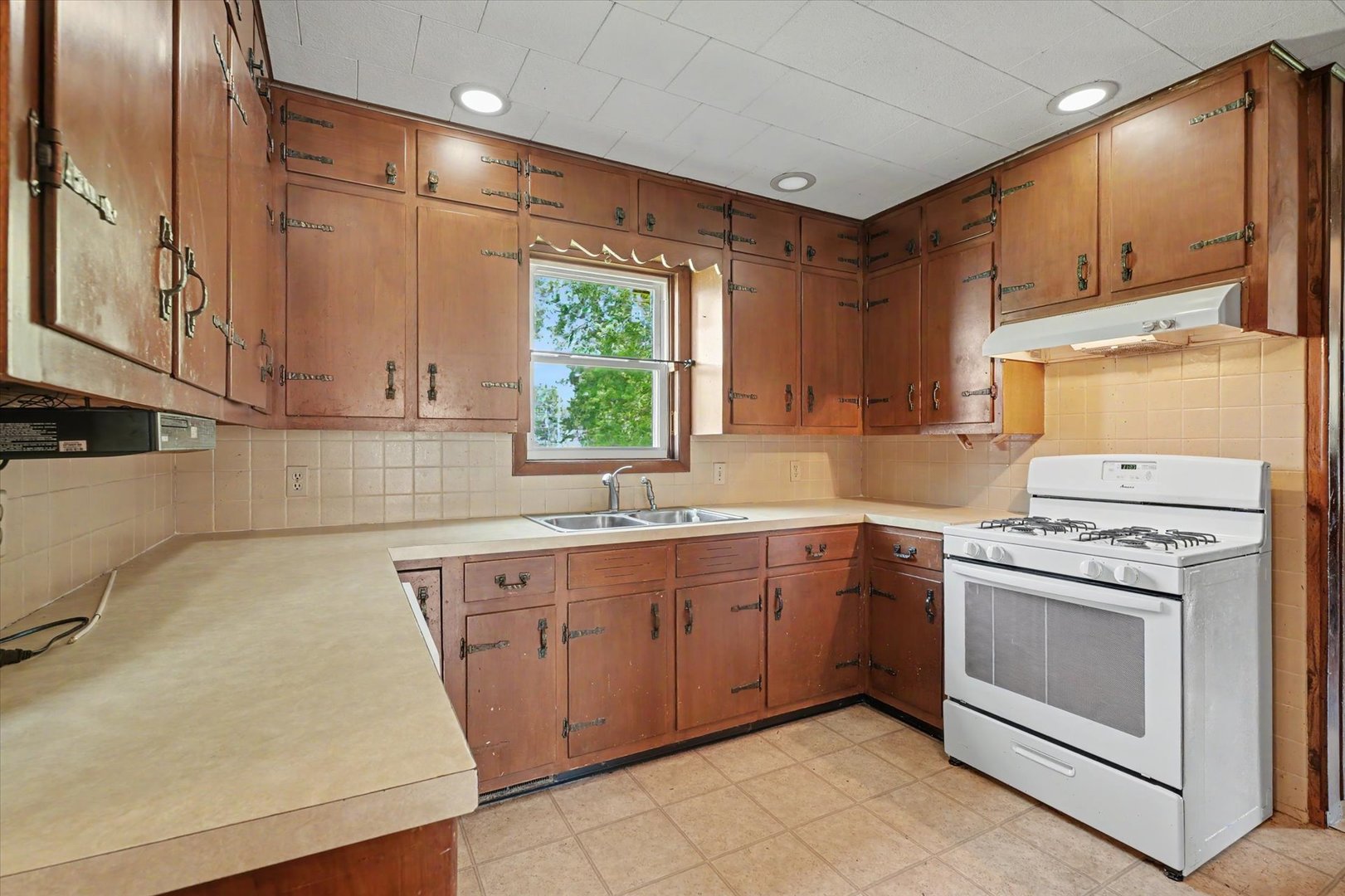 203 S West Street Property Photo 16