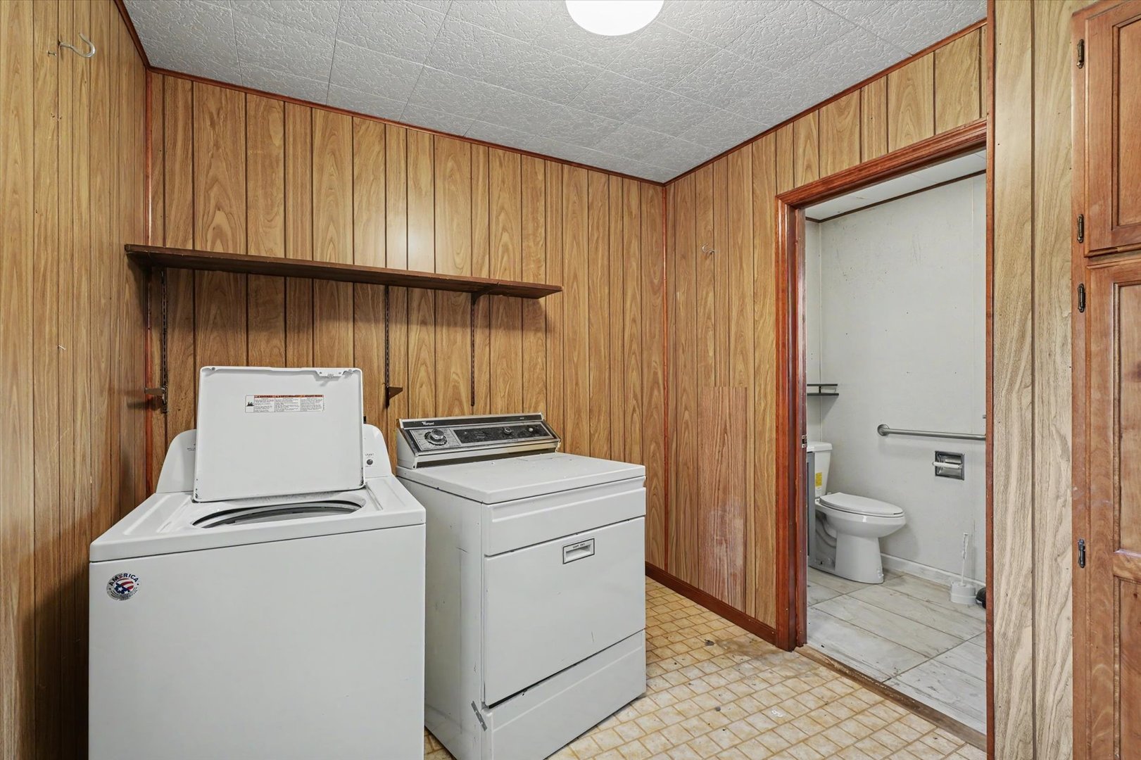 203 S West Street Property Photo 21