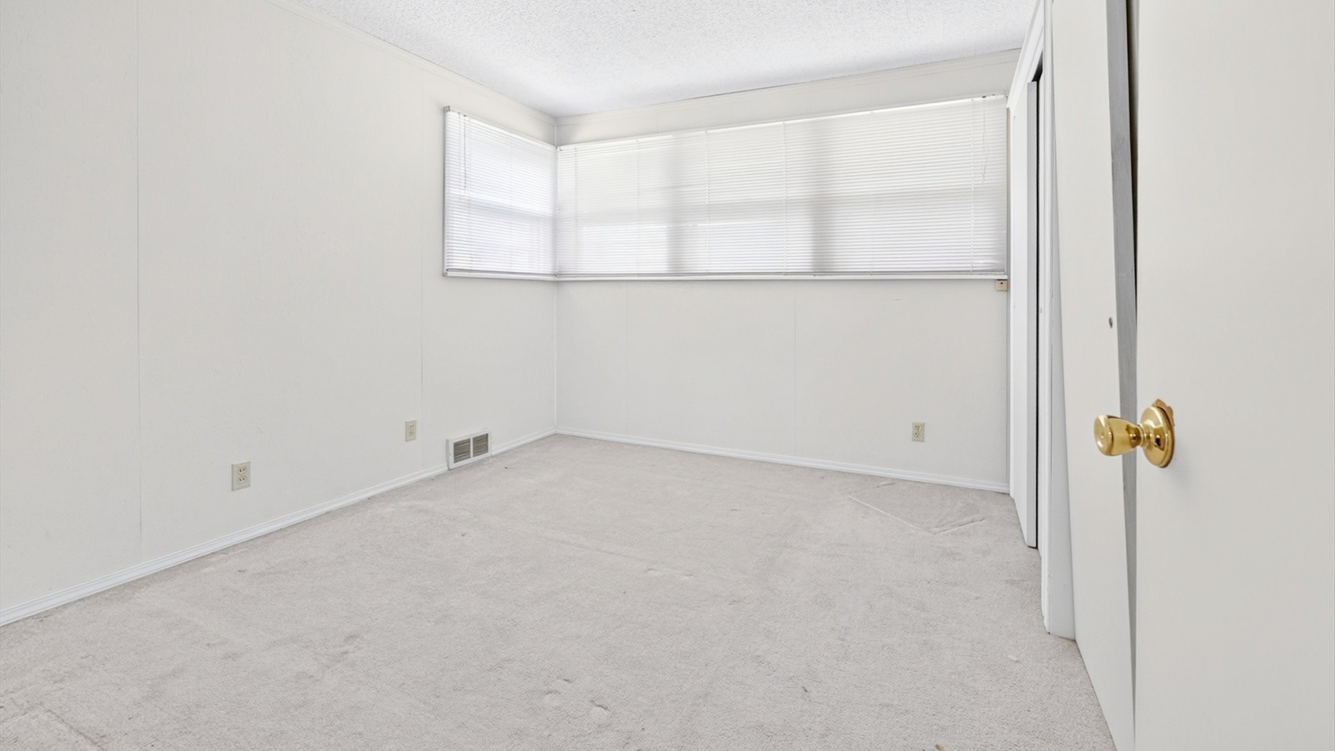 10 Walker Drive Property Photo 13