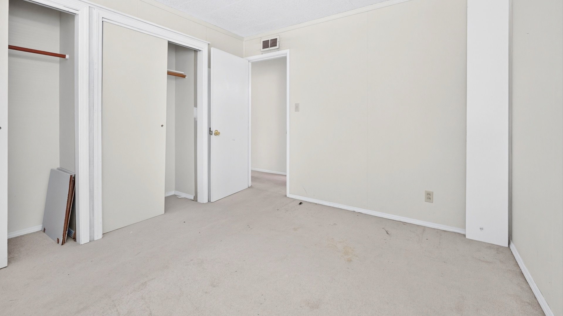 10 Walker Drive Property Photo 15