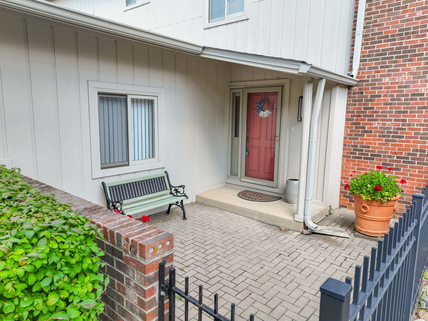 19w182 Ginny Lane 182 Property Photo 45