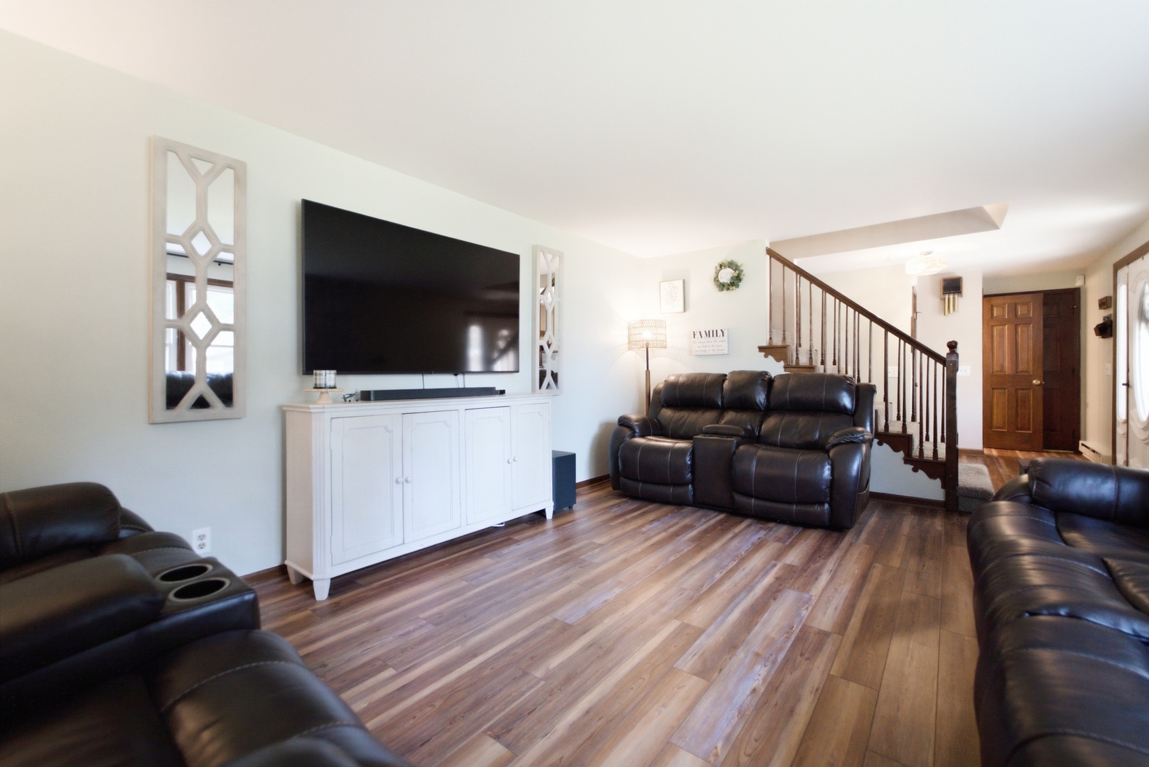 1847 W Tower Drive Property Photo 4
