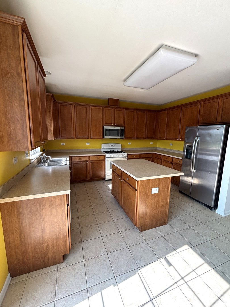 1959 Country Hills Drive Property Photo 4