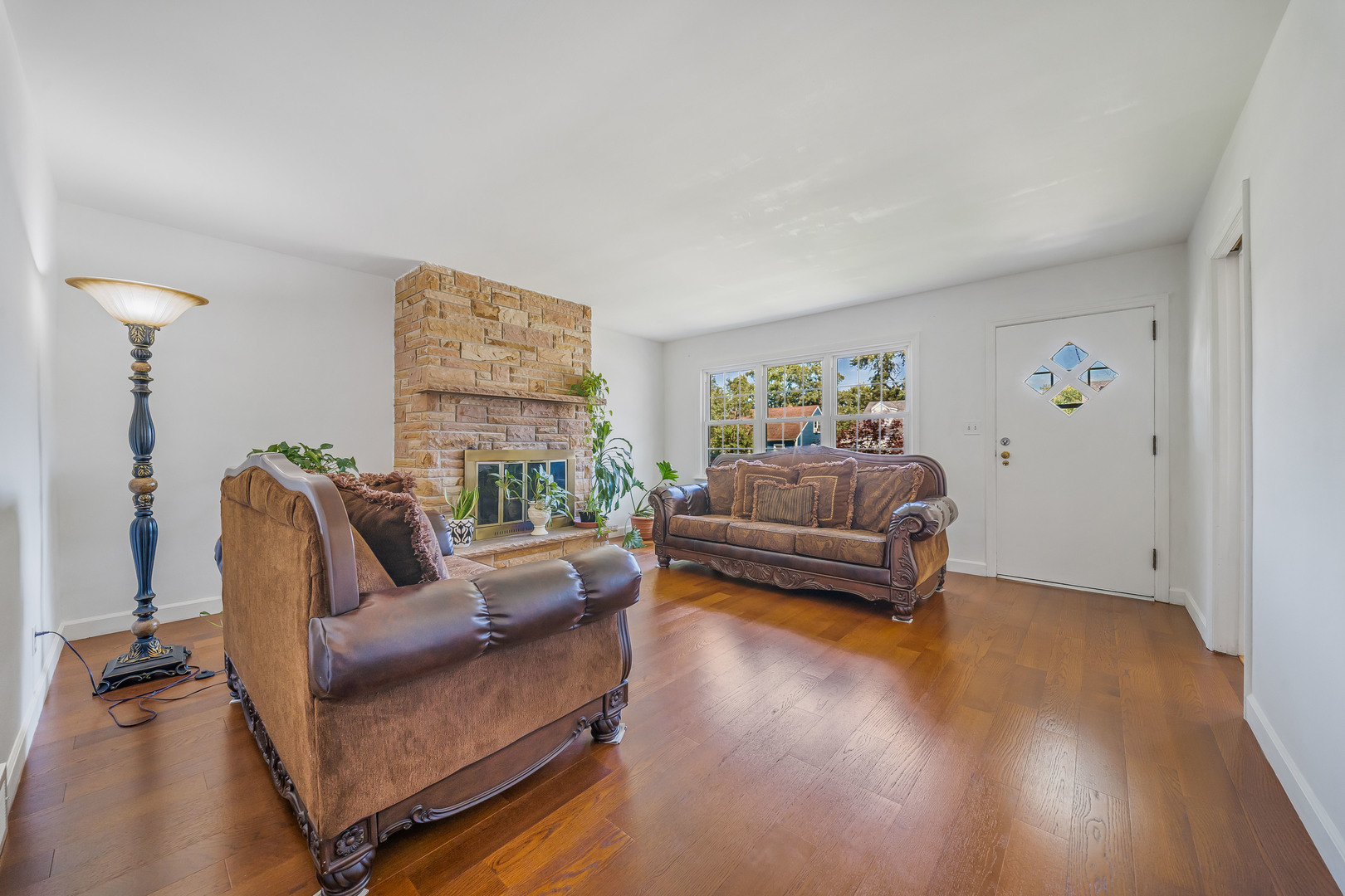 18026 Oakley Avenue Property Photo 3