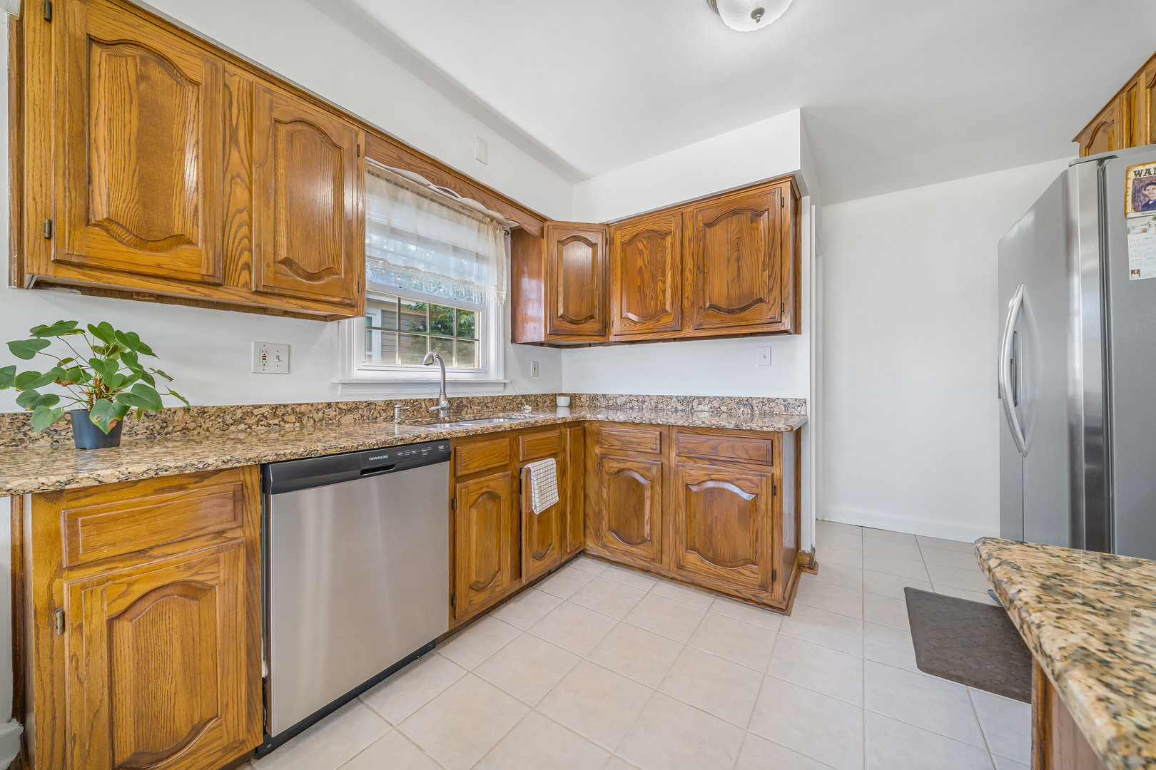 18026 Oakley Avenue Property Photo 7