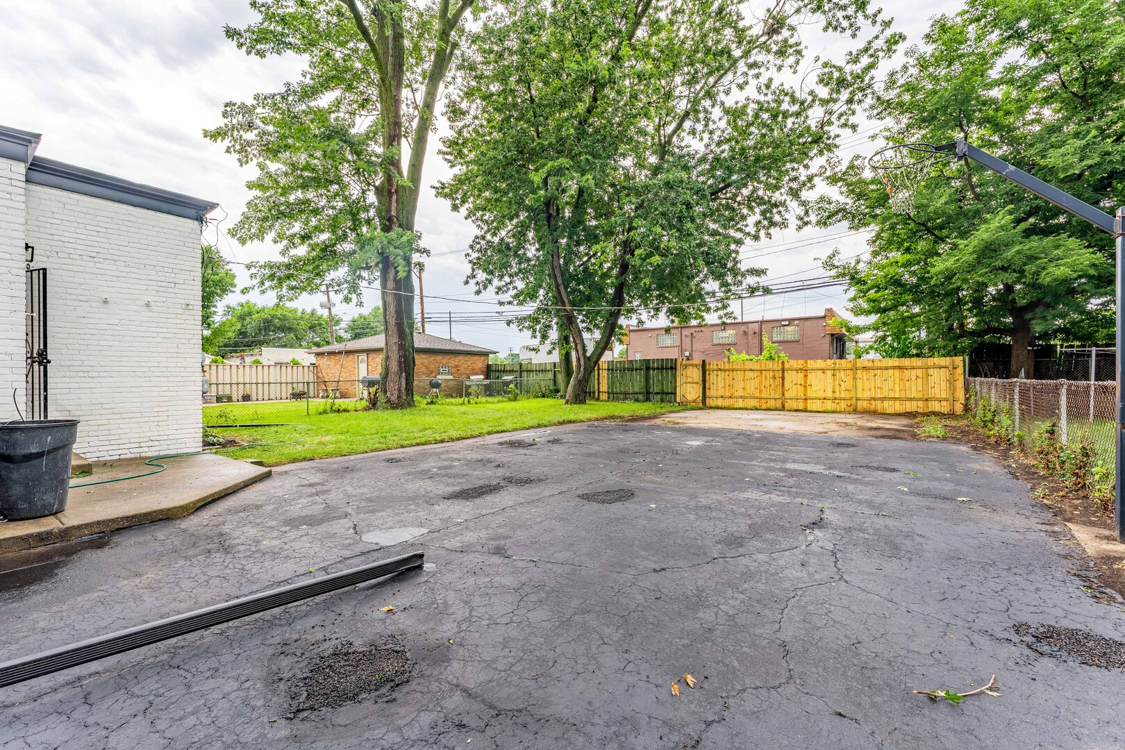 566 Hirsch Avenue Property Photo 33
