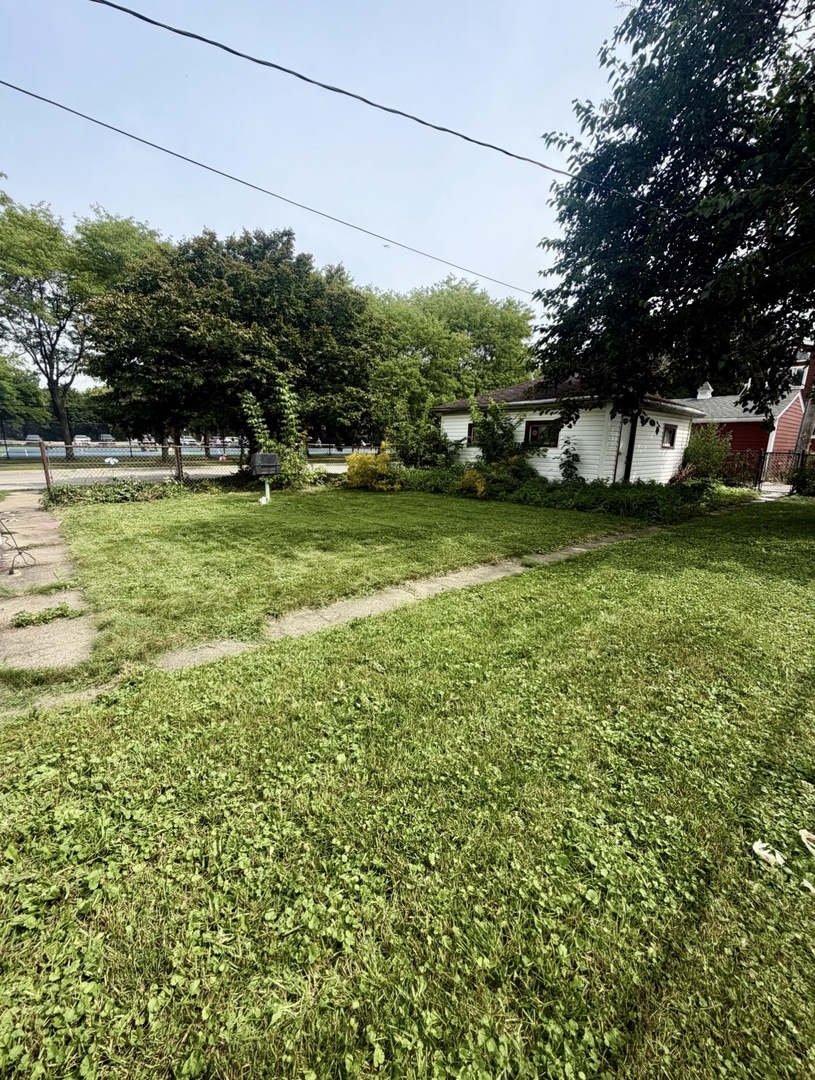 5057 N Keeler Avenue Property Photo 6
