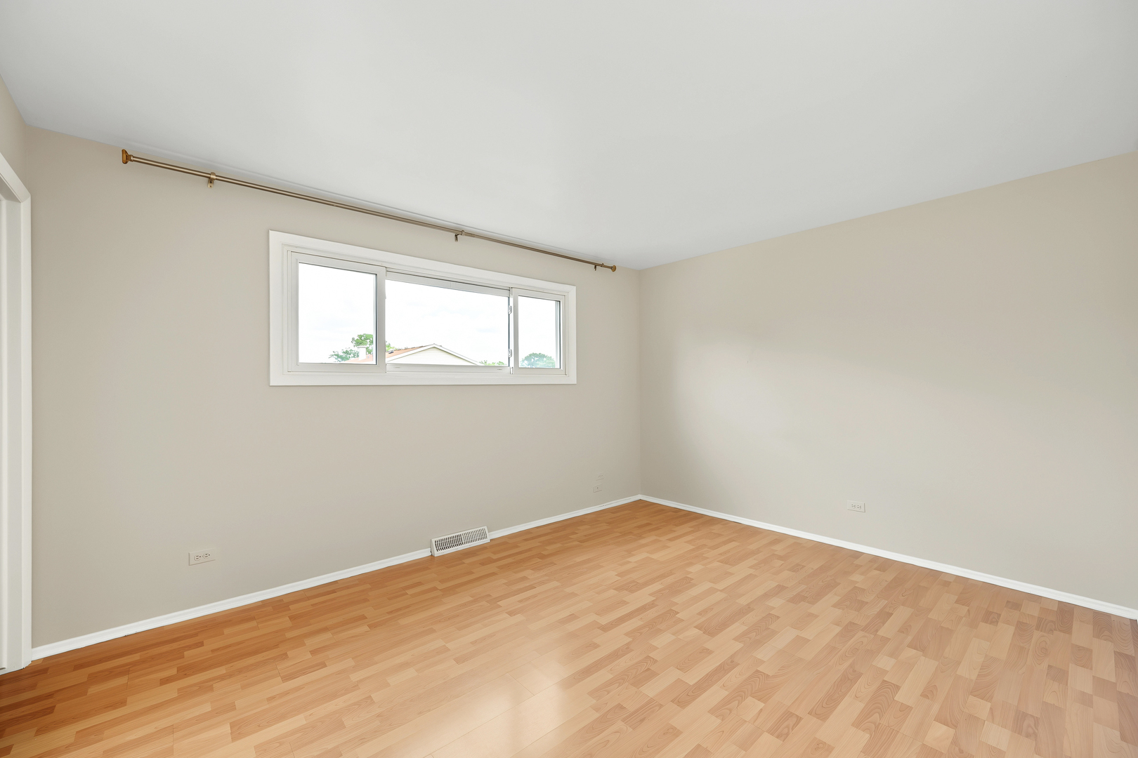 357 N Clarendon Avenue Property Photo 13