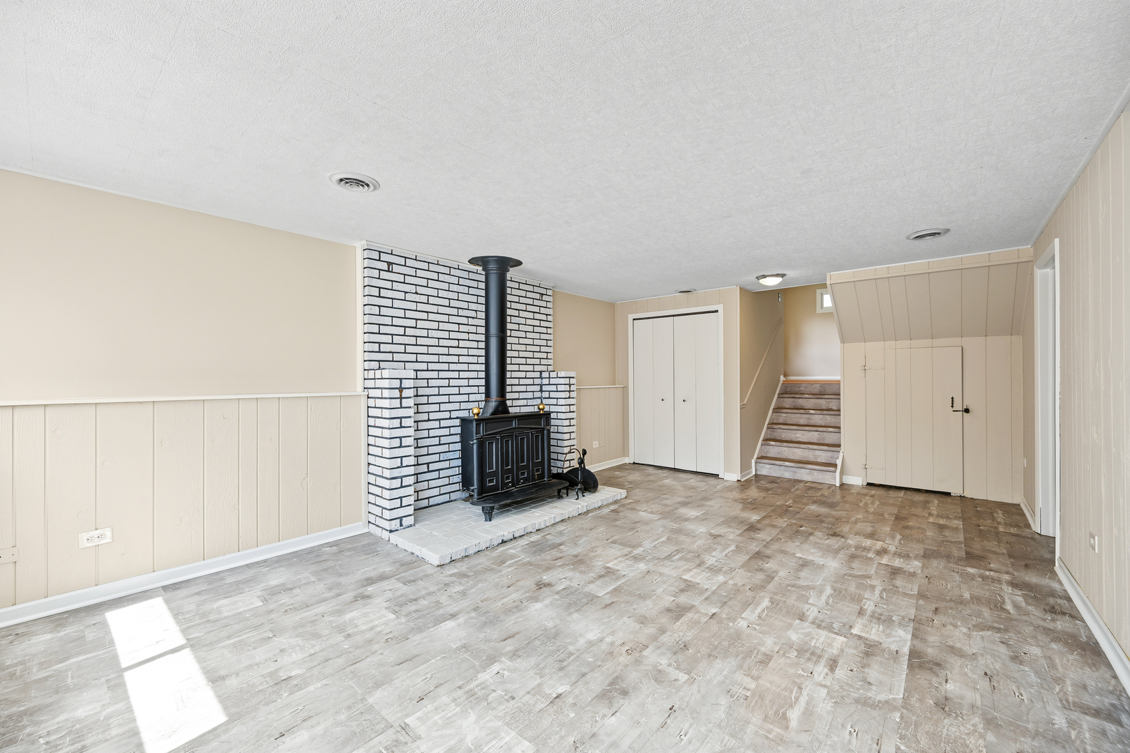 357 N Clarendon Avenue Property Photo 20