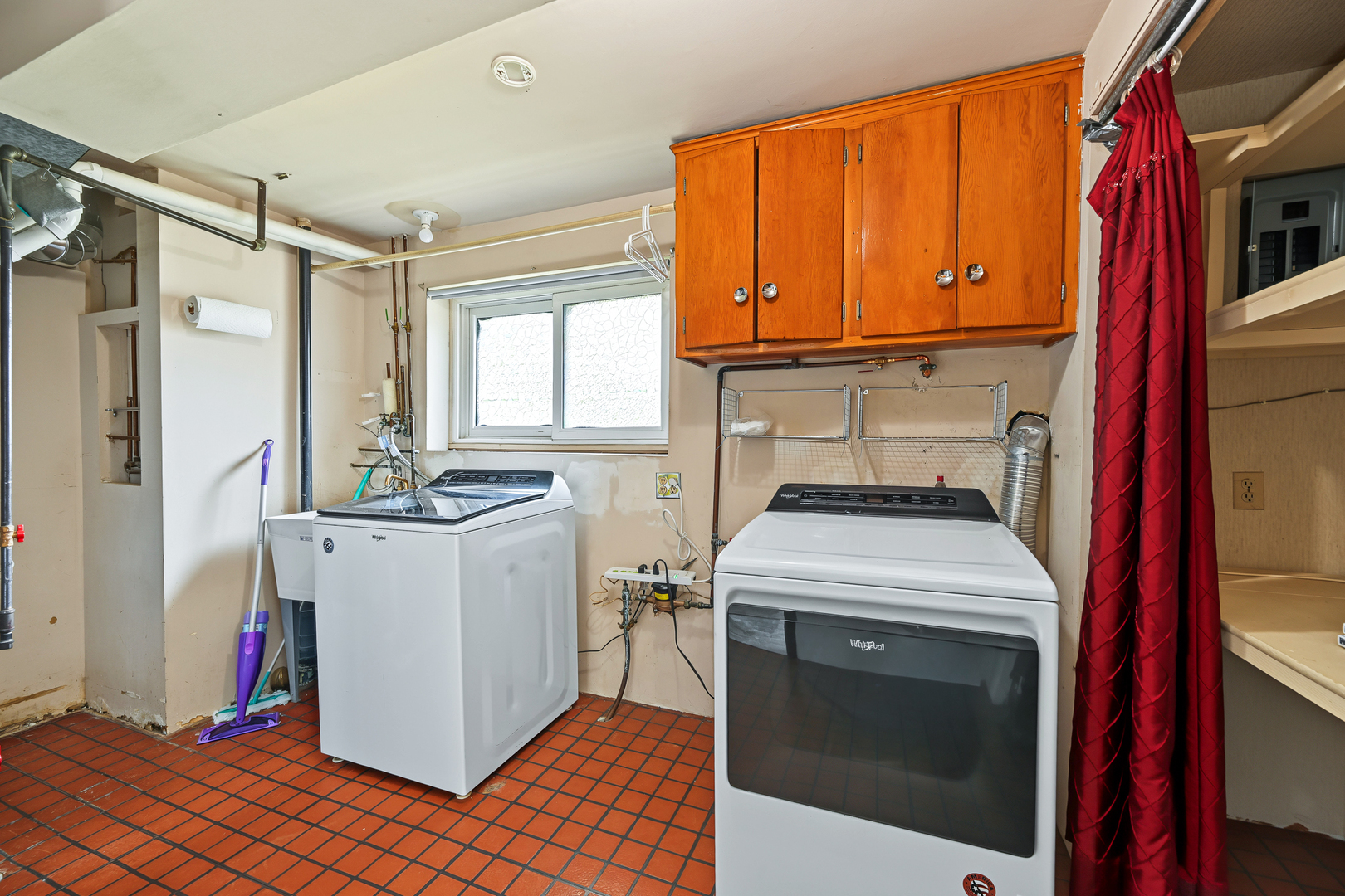 357 N Clarendon Avenue Property Photo 23