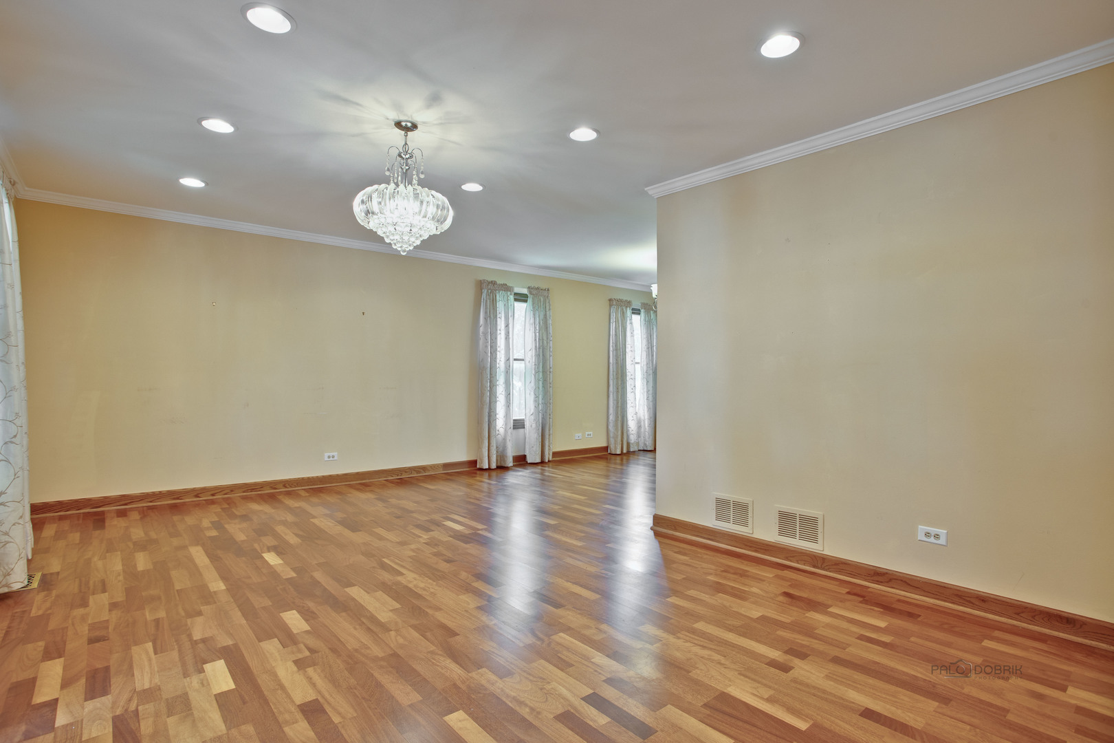 417 Lamont Terrace Property Photo 4