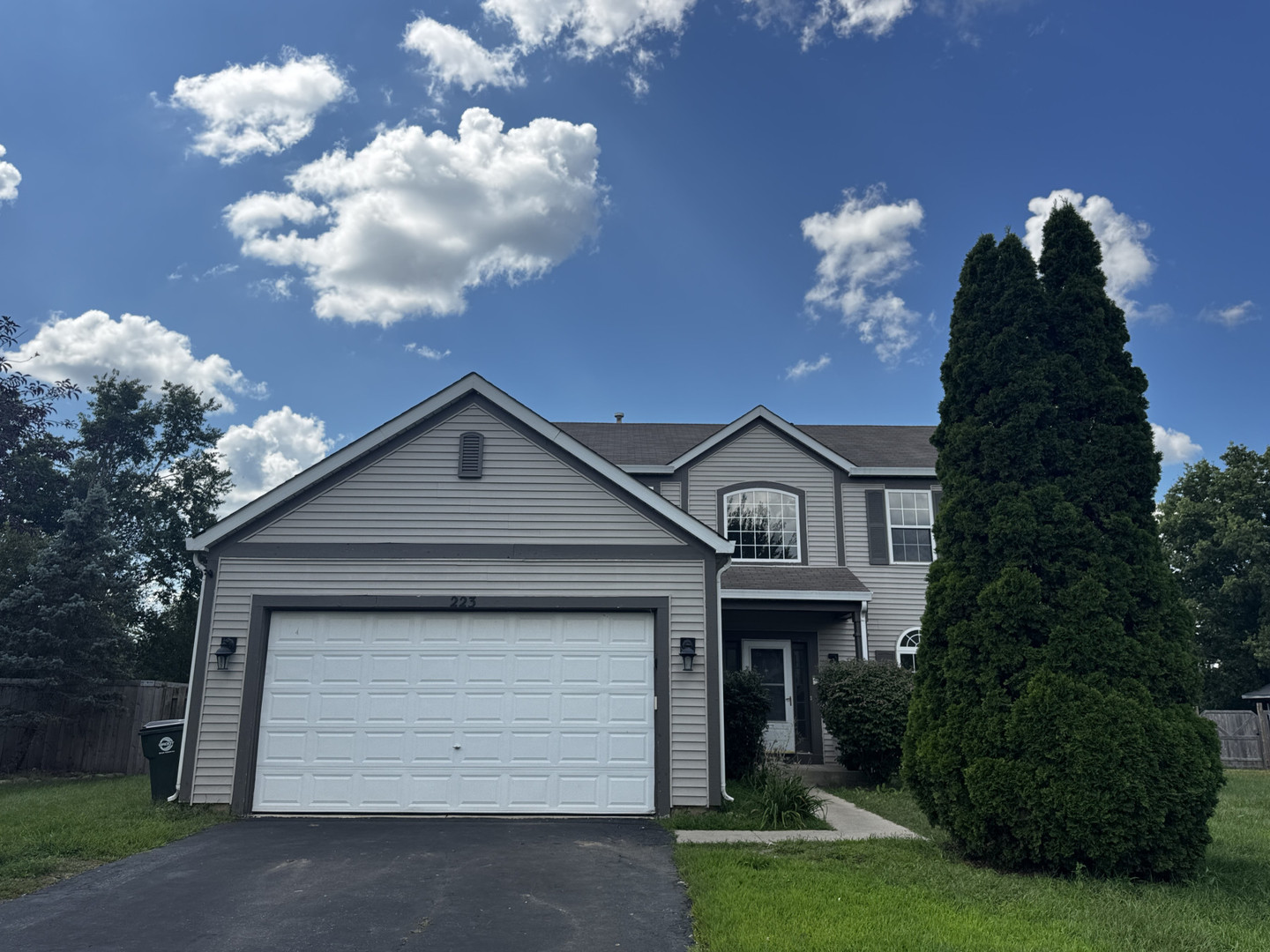 223 Paradise Parkway