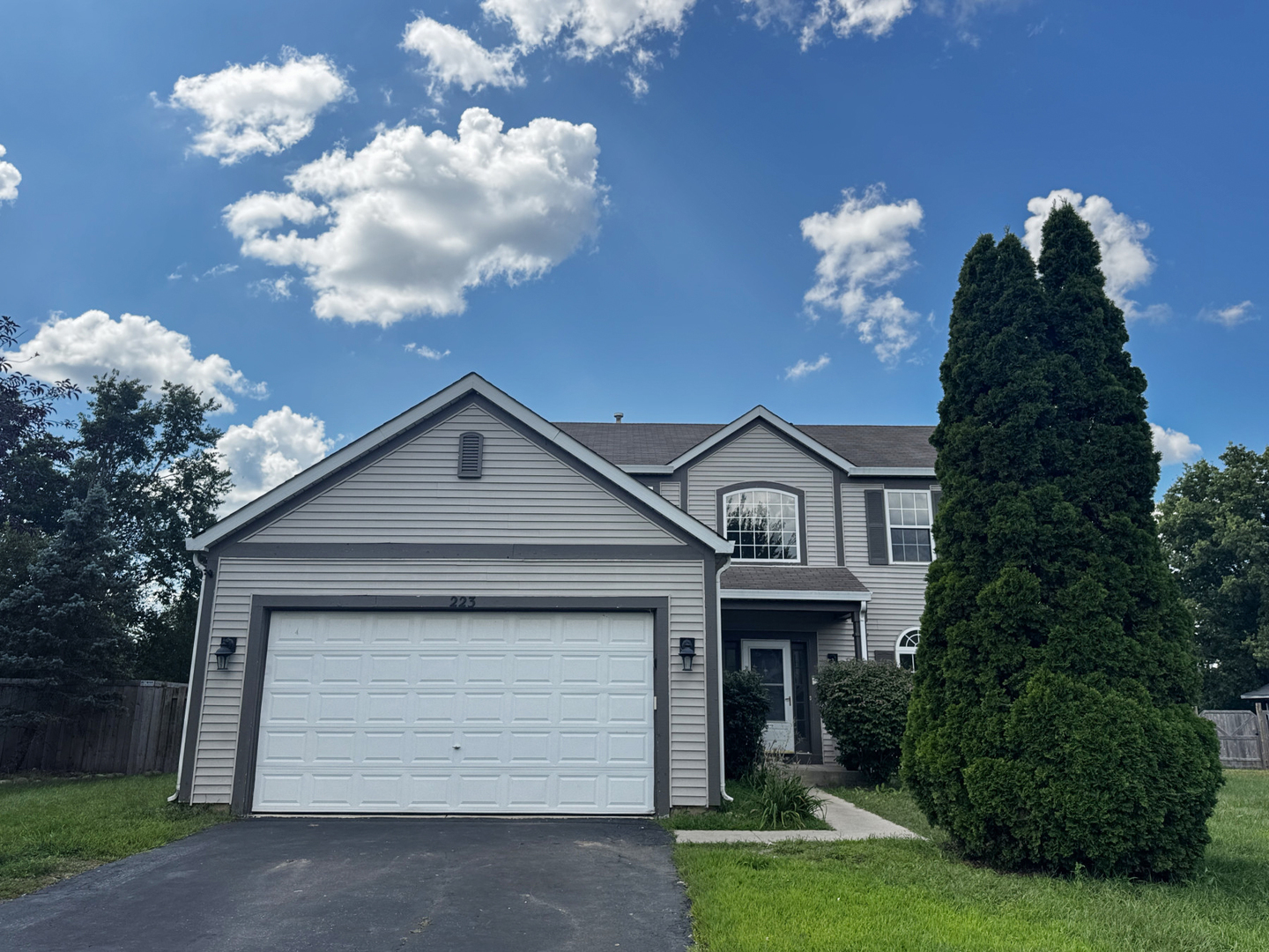 223 Paradise Parkway