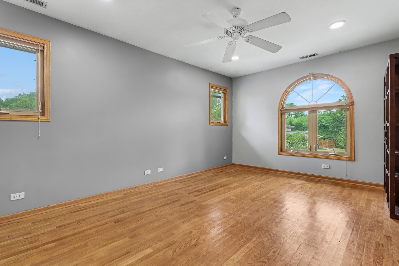 2945 Hartzell Street Property Photo 23