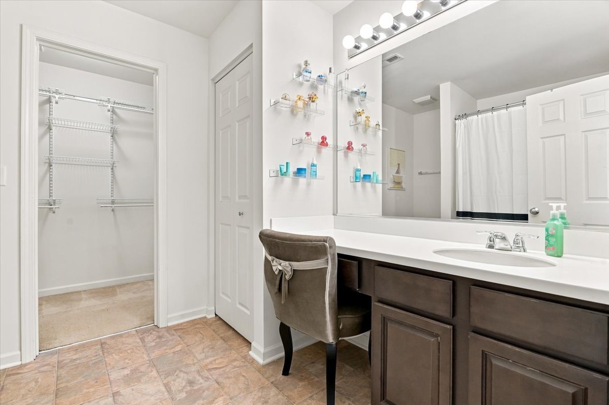 206 N Cornerstone Drive Property Photo 12