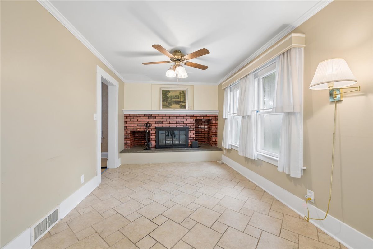23925 W Lockport Street Property Photo 8