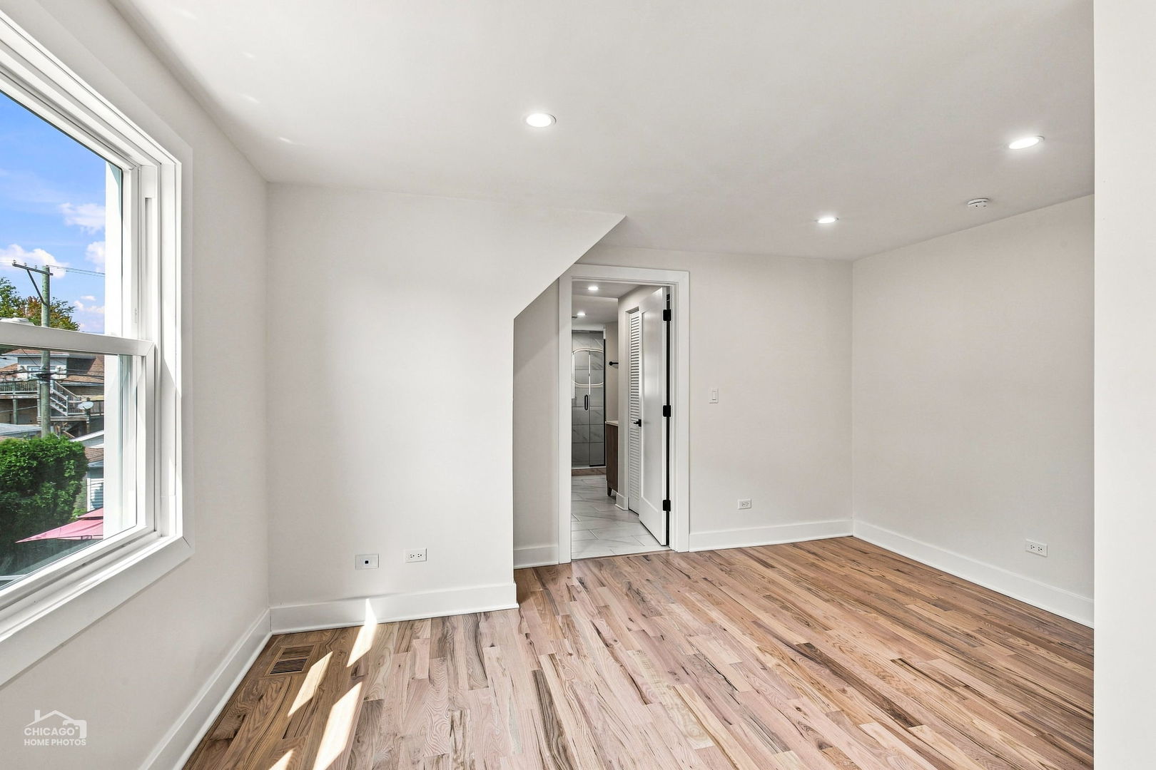 5722 W Grover Street Property Photo 16