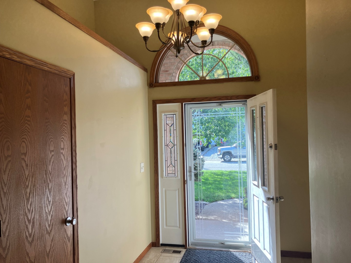 2814 W Oakbrook Court Property Photo 3