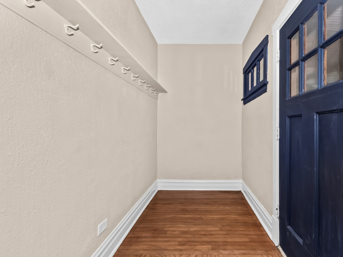 923 Dunlop Avenue Property Photo 2