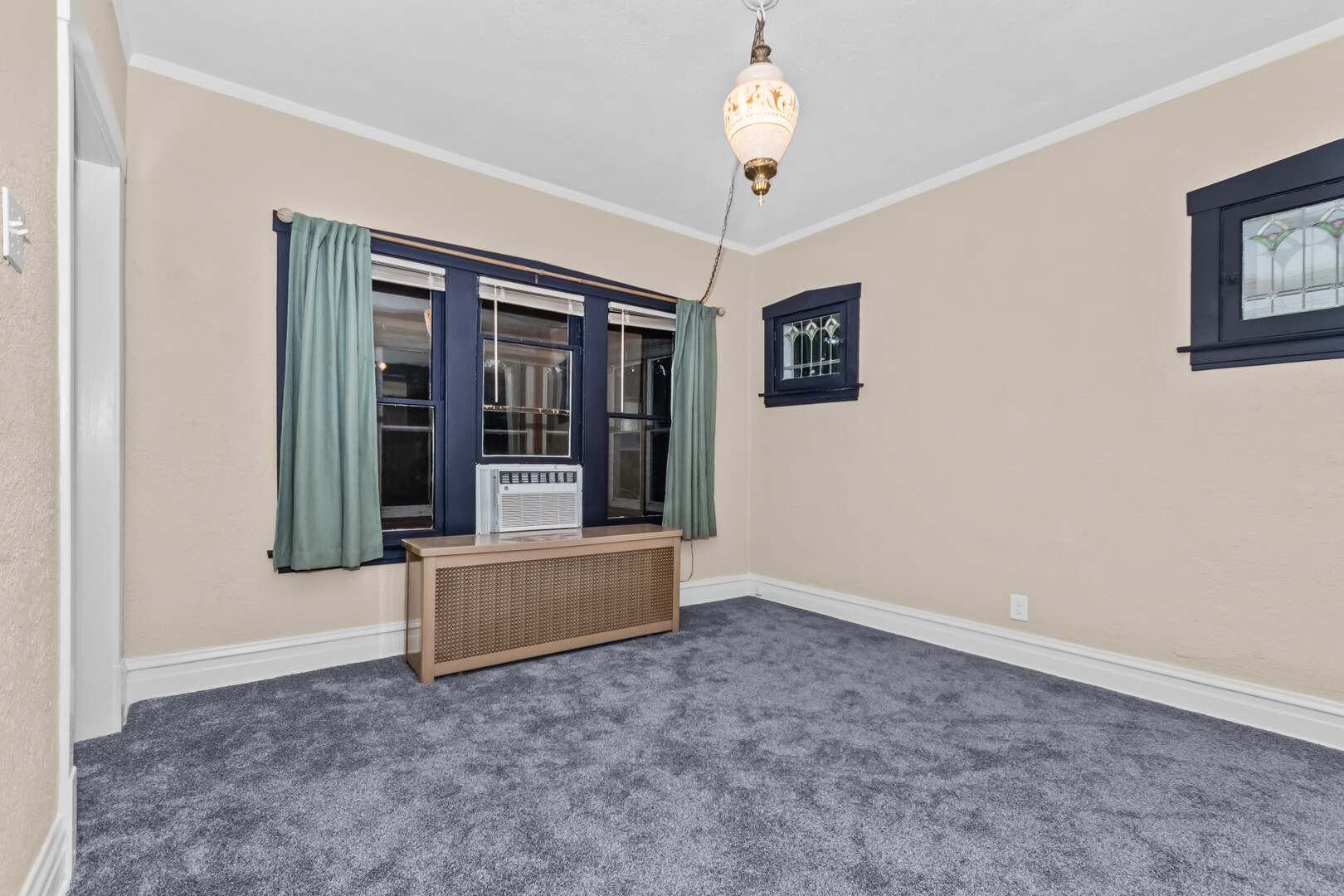 923 Dunlop Avenue Property Photo 3