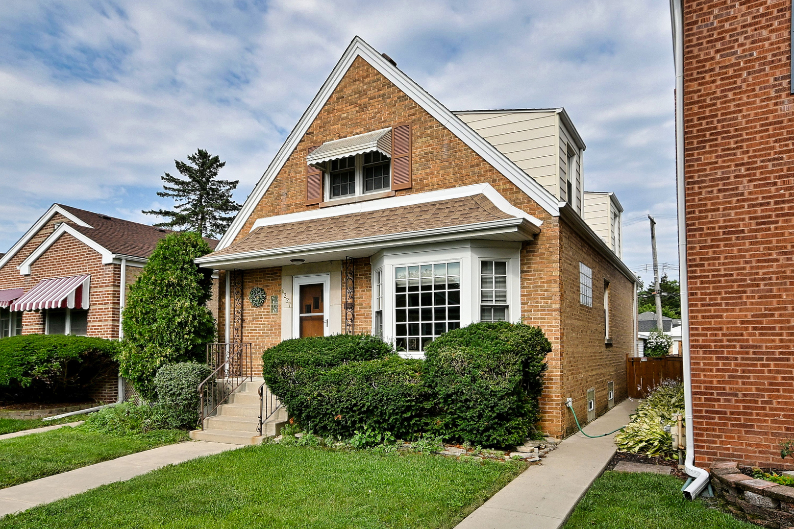 6227 N Naper Avenue Property Photo 1