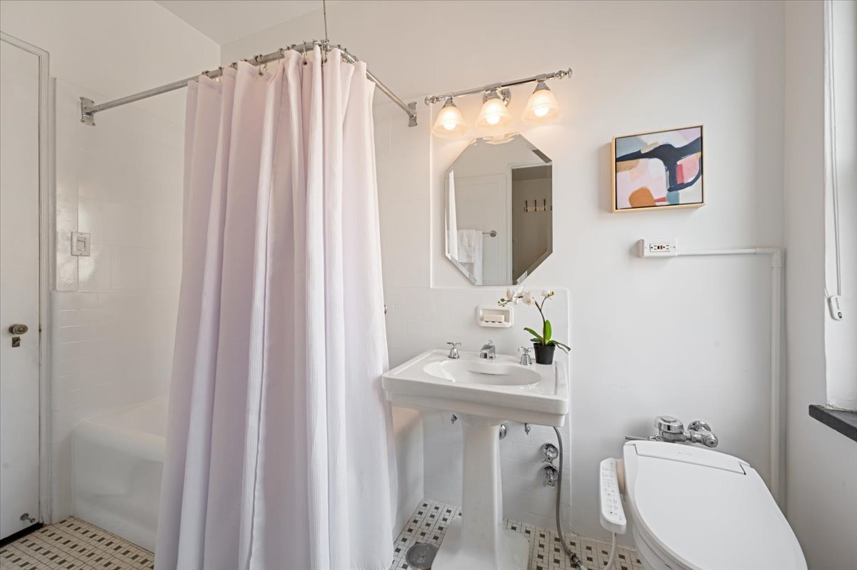 431 W Oakdale Avenue 14a Property Photo 22