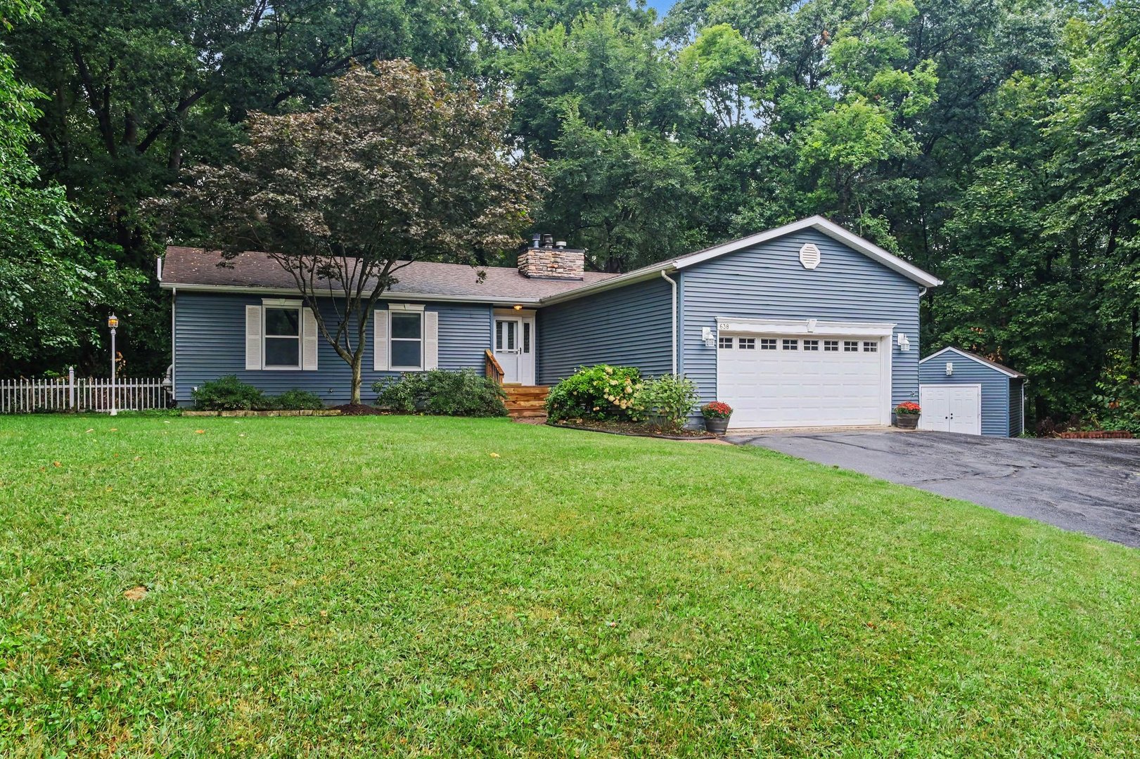 638 Hazelwood Path Property Photo 2
