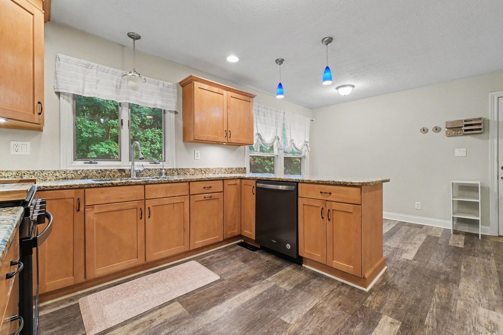 638 Hazelwood Path Property Photo 7