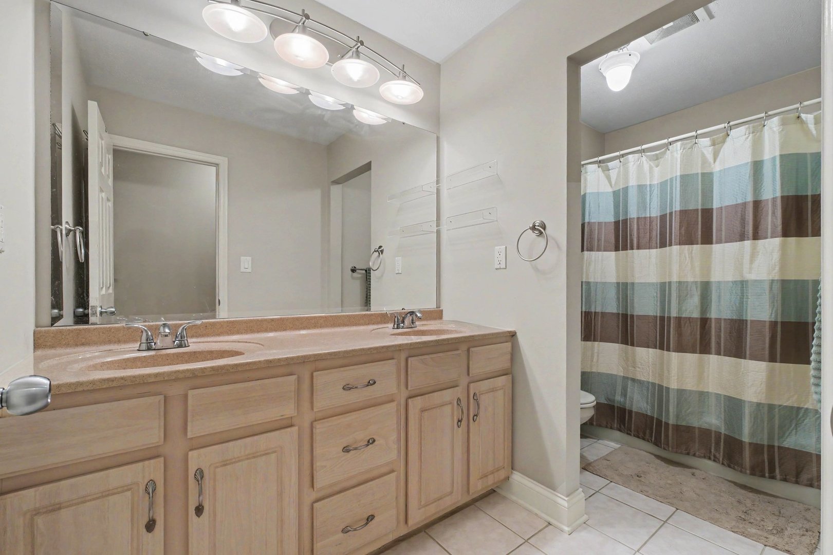 638 Hazelwood Path Property Photo 10