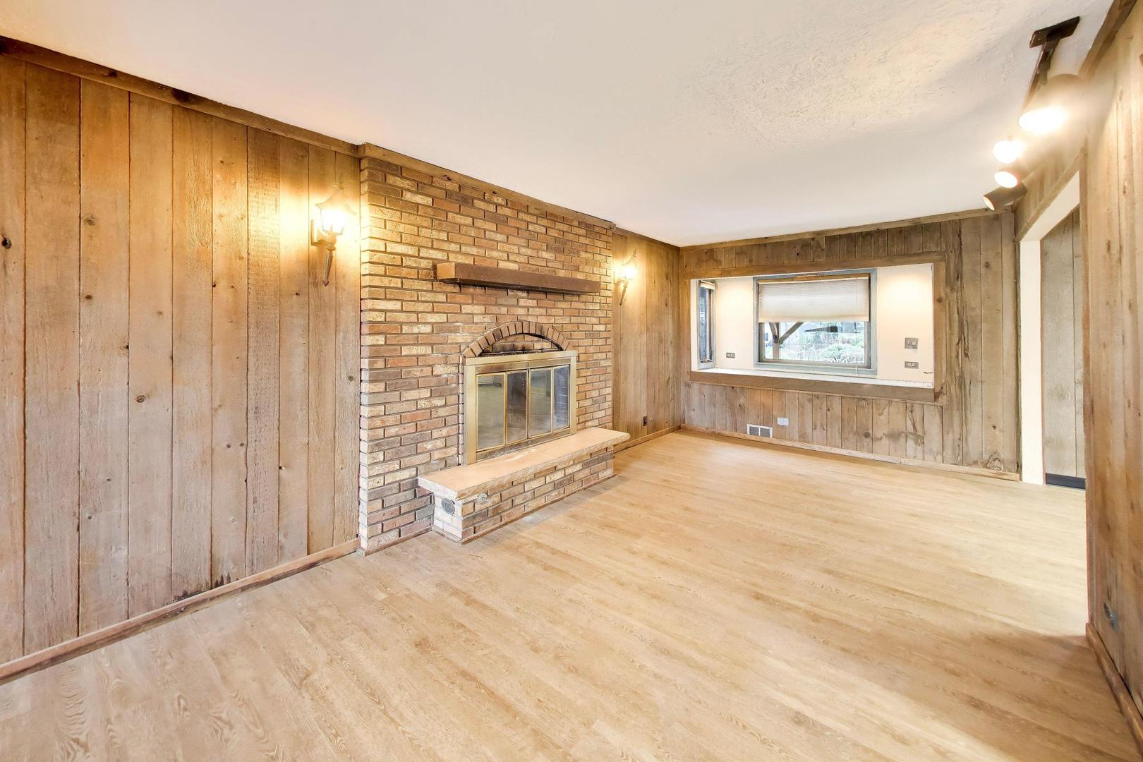3040 N Wolf Road Property Photo 14