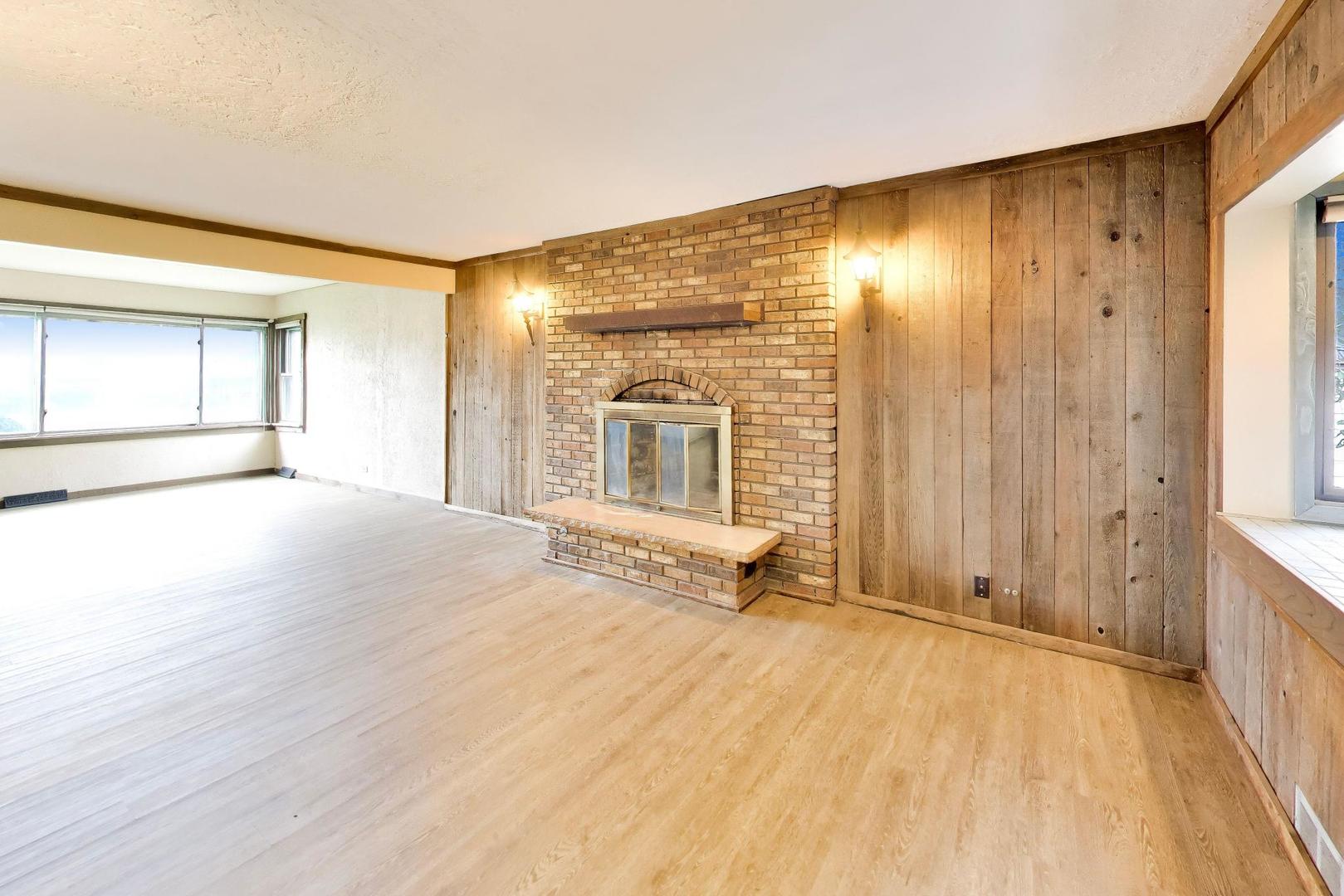 3040 N Wolf Road Property Photo 15