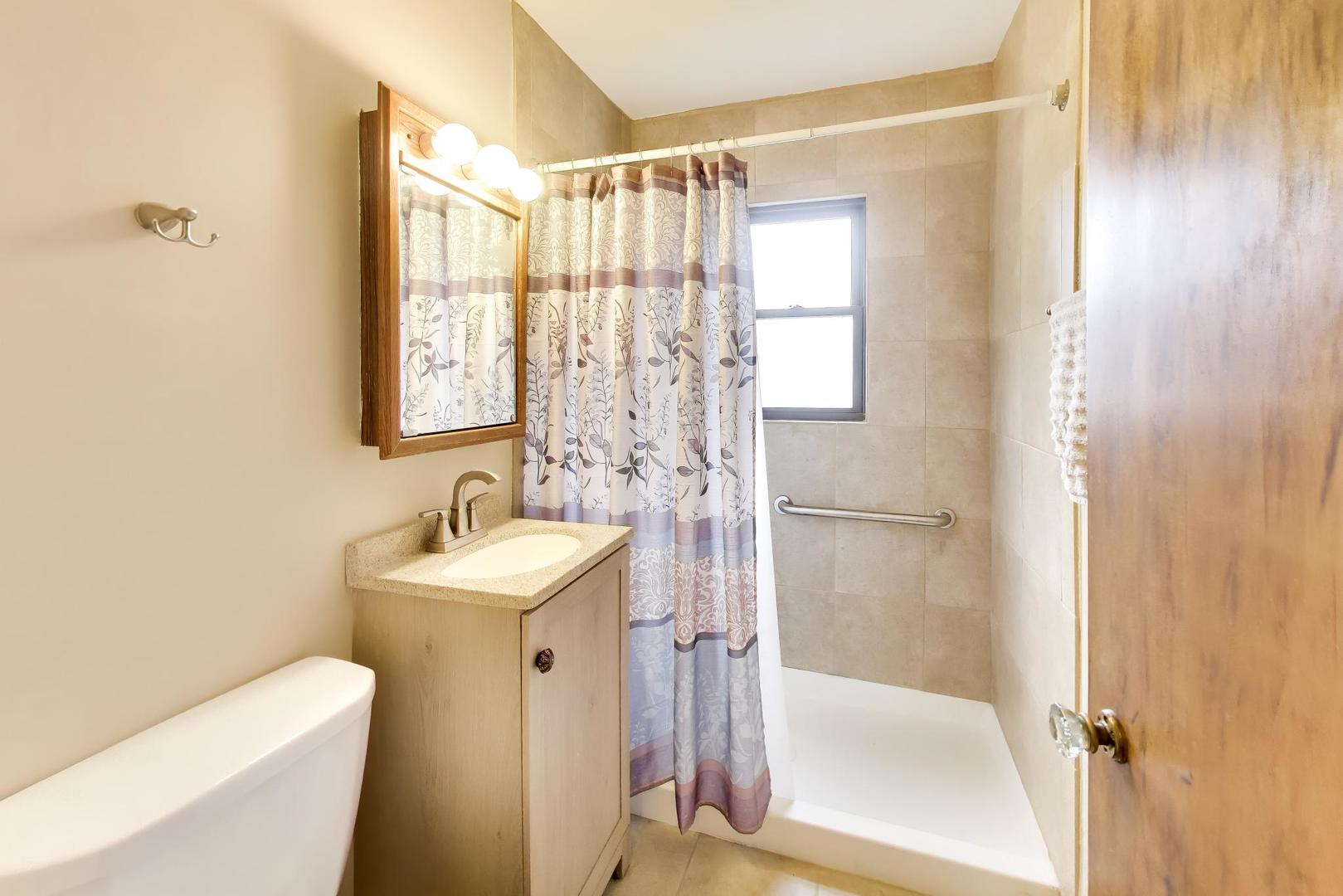 3040 N Wolf Road Property Photo 18