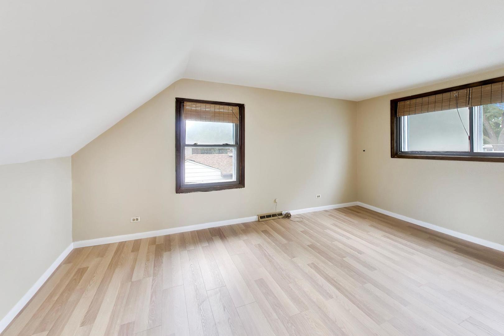 3040 N Wolf Road Property Photo 19