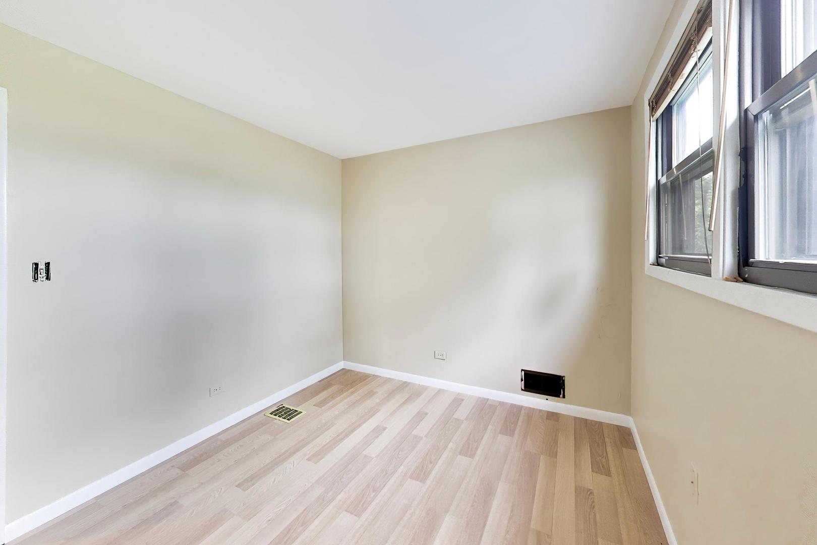 3040 N Wolf Road Property Photo 24