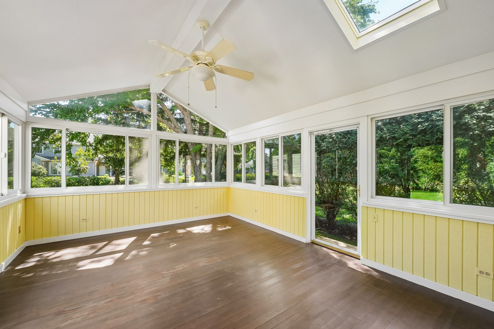 2027 Richton Drive Property Photo 8