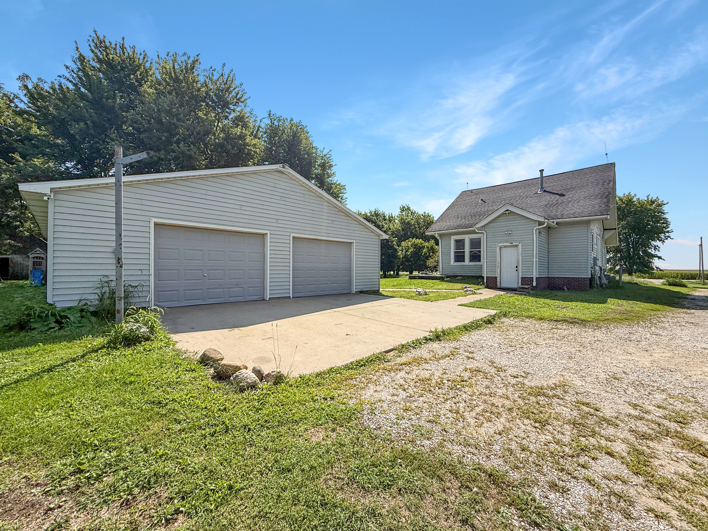 2088 County Road 3000 N Property Photo 17