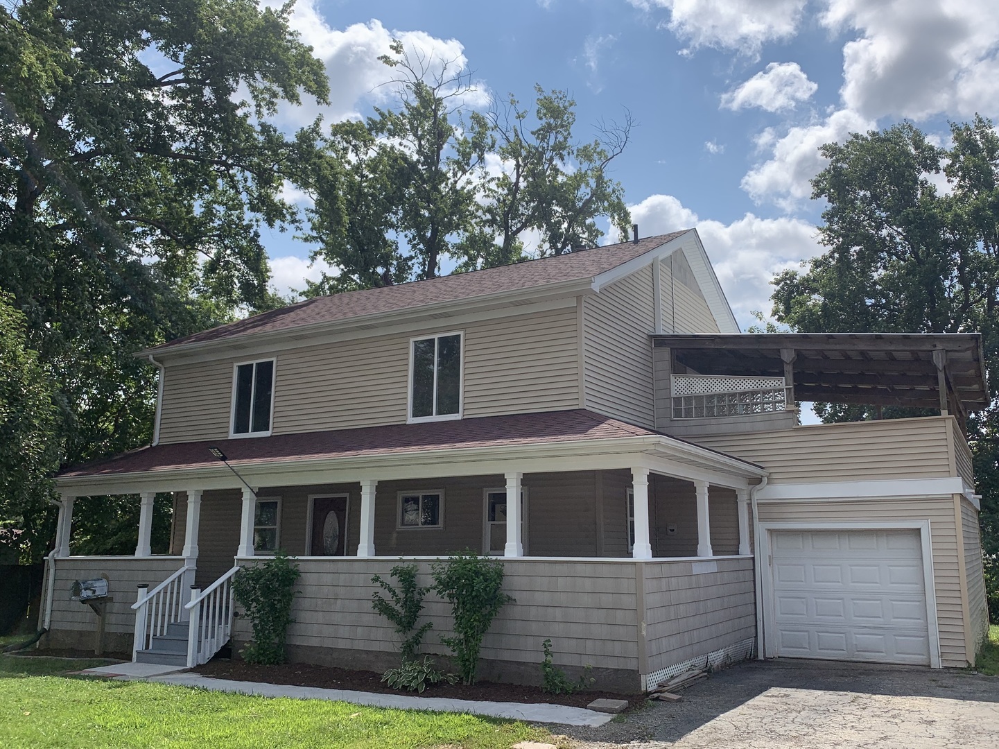 949 Harriet Avenue Property Photo 1