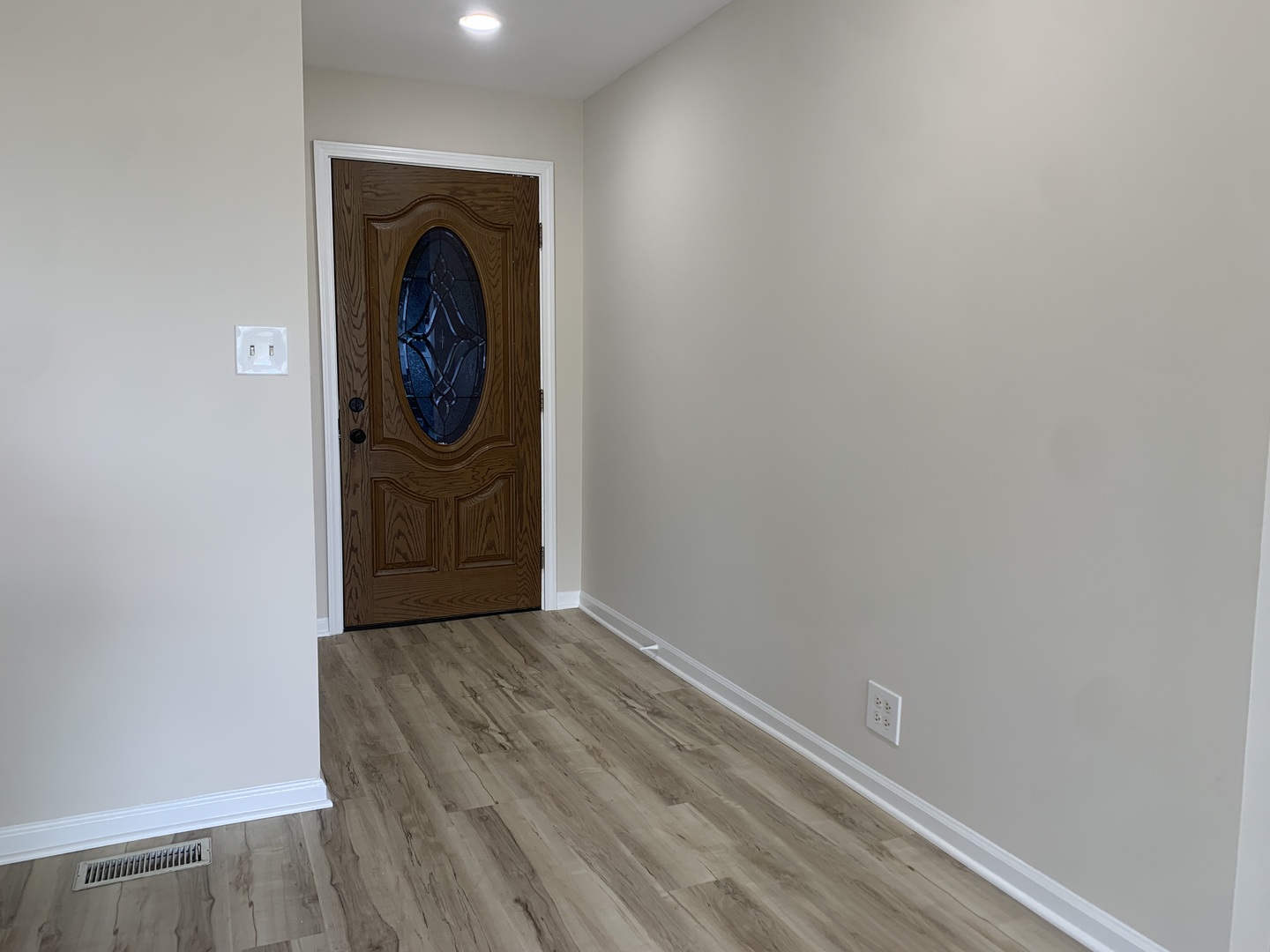 949 Harriet Avenue Property Photo 3