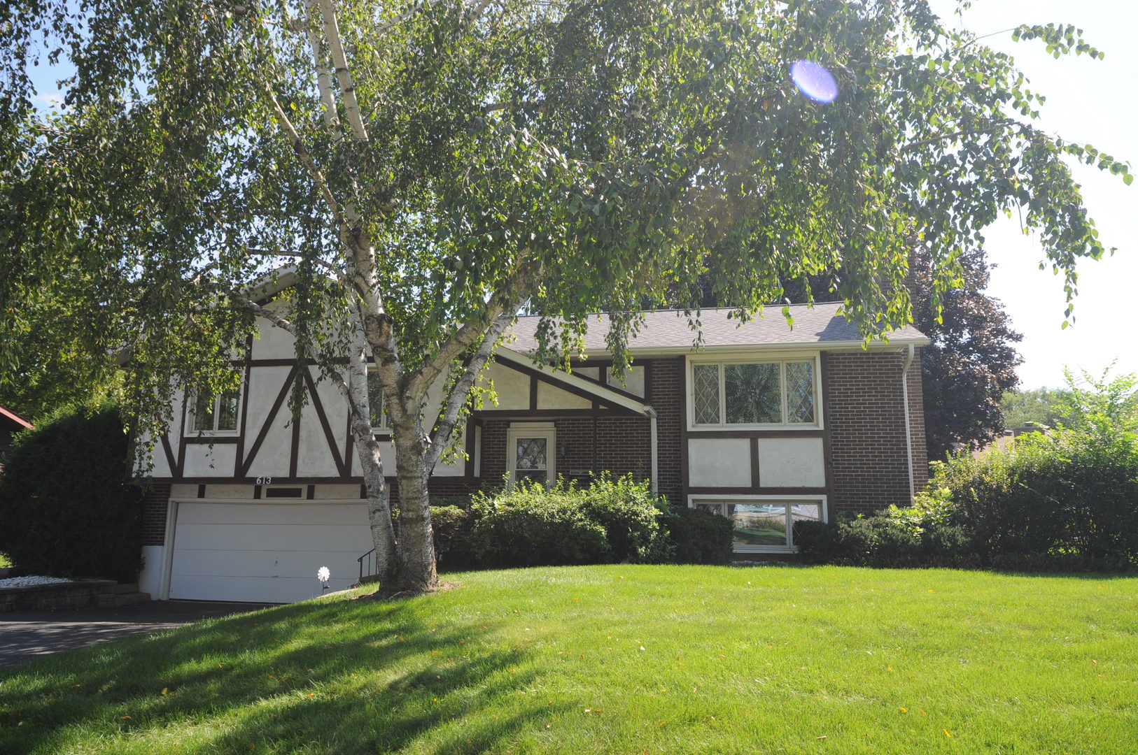 613 Garys Drive Property Photo 1