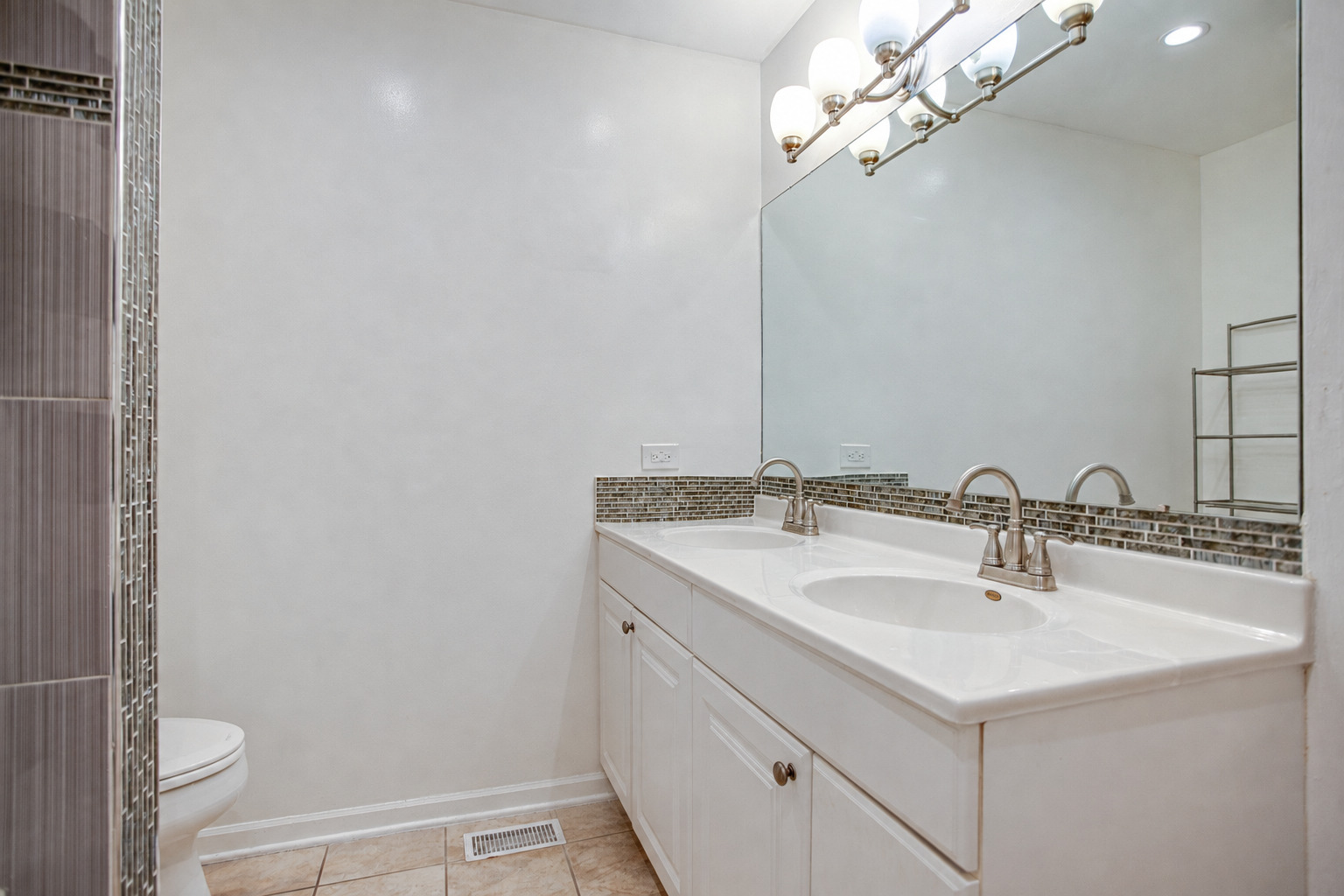 600 Thompson Boulevard Property Photo 25