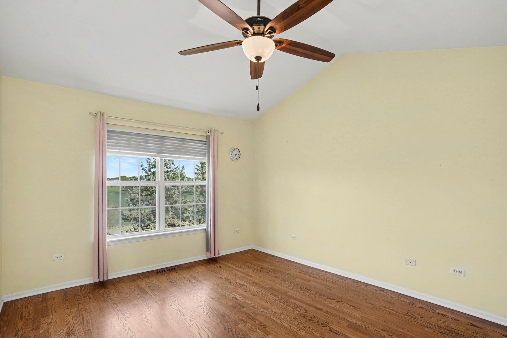 444 Vaughn Circle Property Photo 17