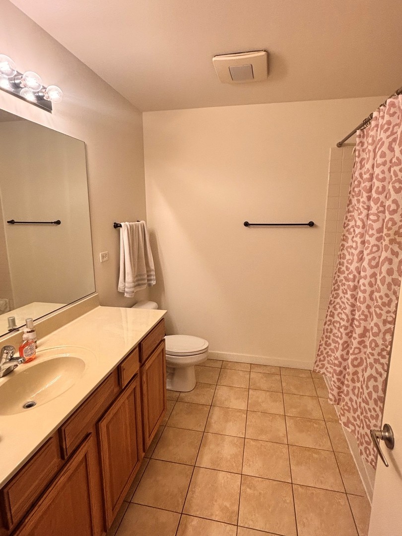 3963 W Belmont Avenue 611 Property Photo 10