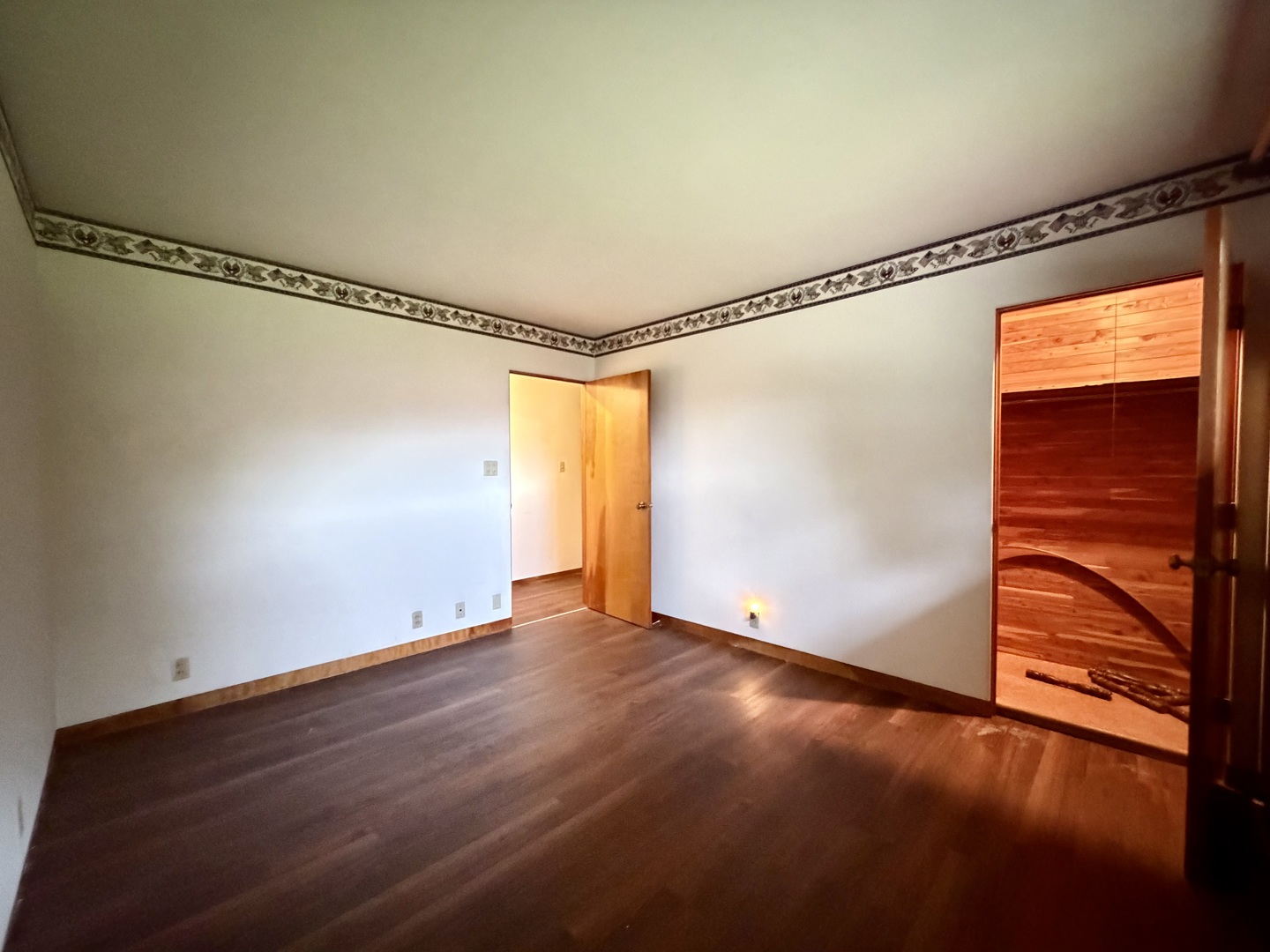 909 W Washington Street Property Photo 9